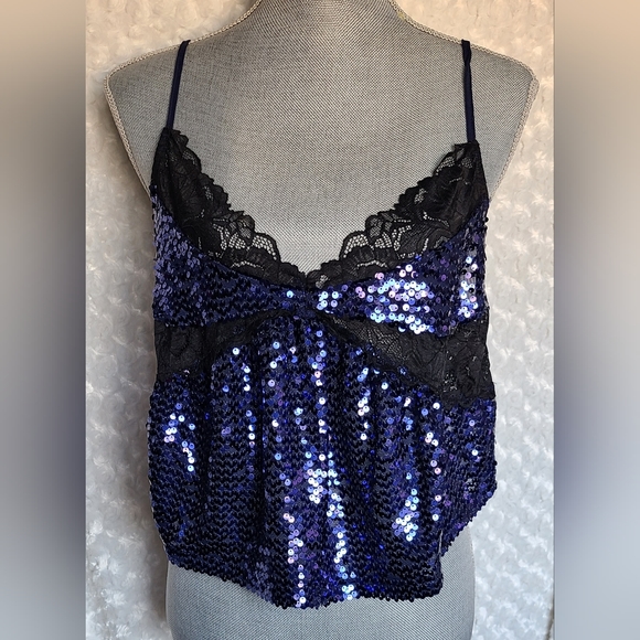 Free People Tops - Free PEOPLE Right Rhythm Sequin Cropped Camisole Size Large